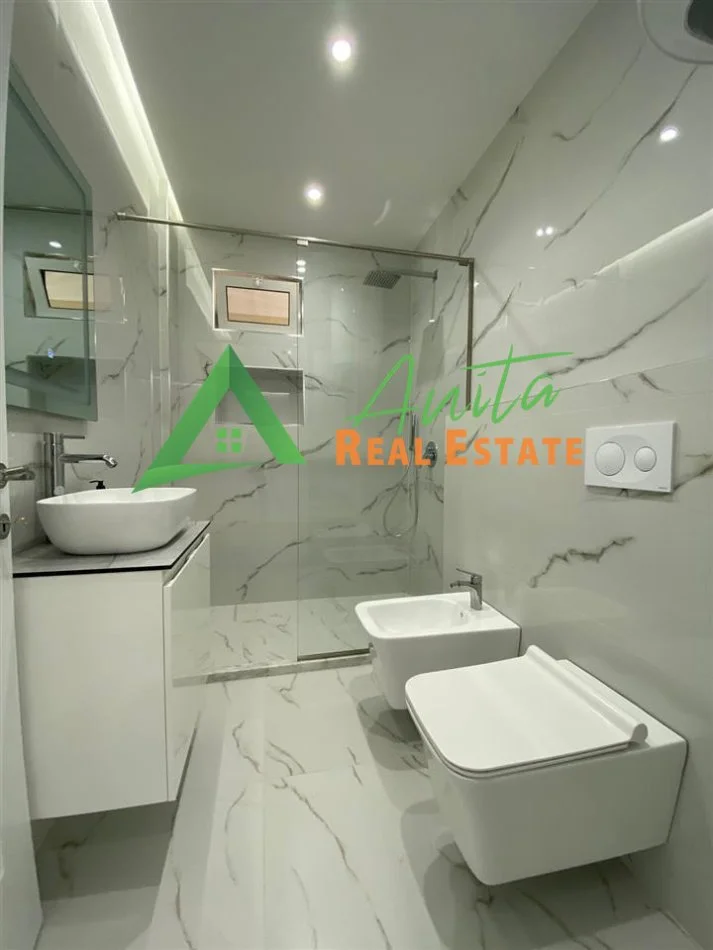Tirane, jepet me qera apartament 1+1+Ballkon Kati 8 70 m² 550 € (Rruga e Kavajes