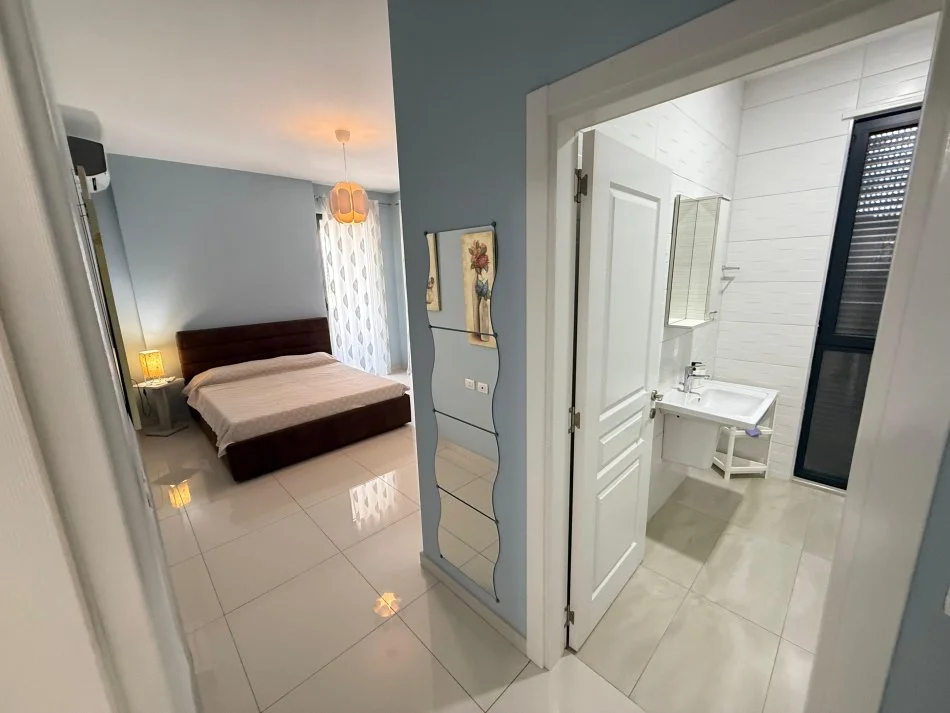 Tirane, jepet me qera apartament 2+1 Kati 5, 105 m² 600 € (Kompleksi Asl)