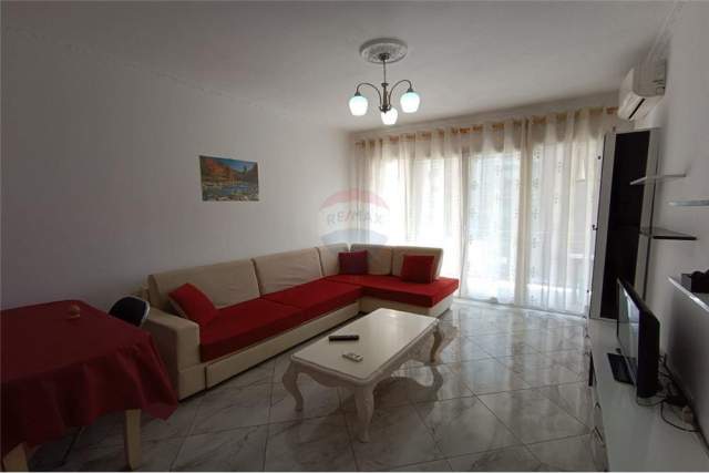 Tirane, jepet me qera apartament 1+1 75 m² 450 Euro (Zogu i zi)