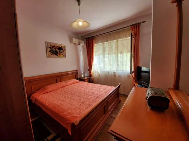 Tirane, jepet me qera apartament 2+1 Kati 3, 110 m² 800 Euro (Prokop Mima)