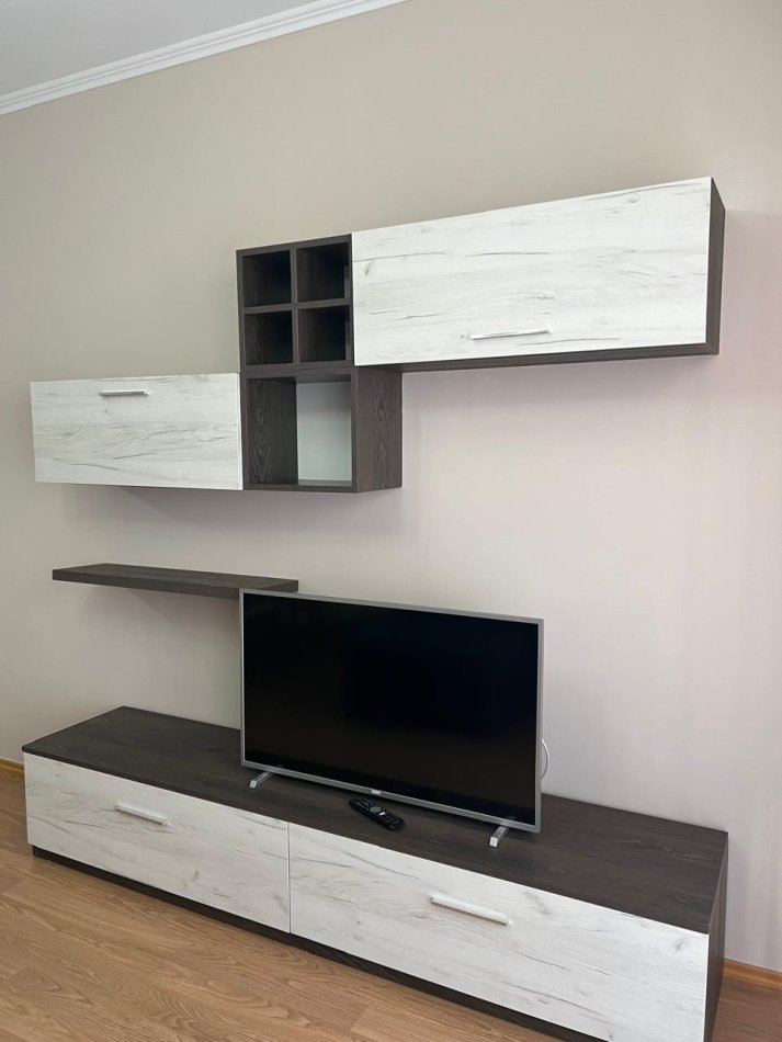 Tirane, jepet me qera apartament 1+1+Ballkon Kati 3, 70 m² 750 € (Rruga e Kavajes)