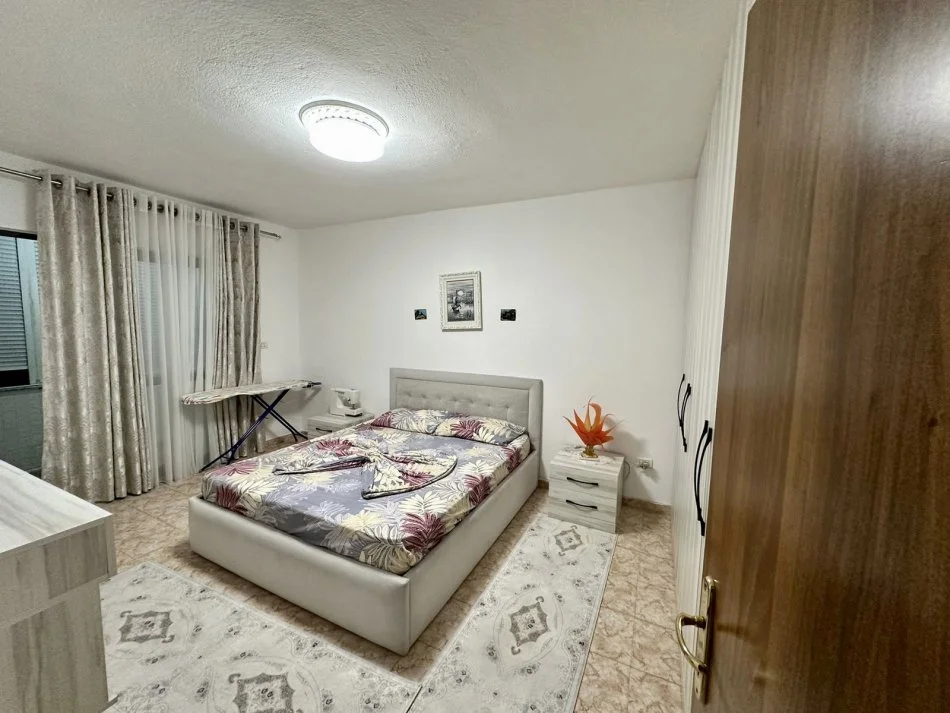 Tirane, jepet me qera apartament 2+1+Aneks+Ballkon Kati 9, 125 m² 550 € (Bulevardi Bajram Curri)