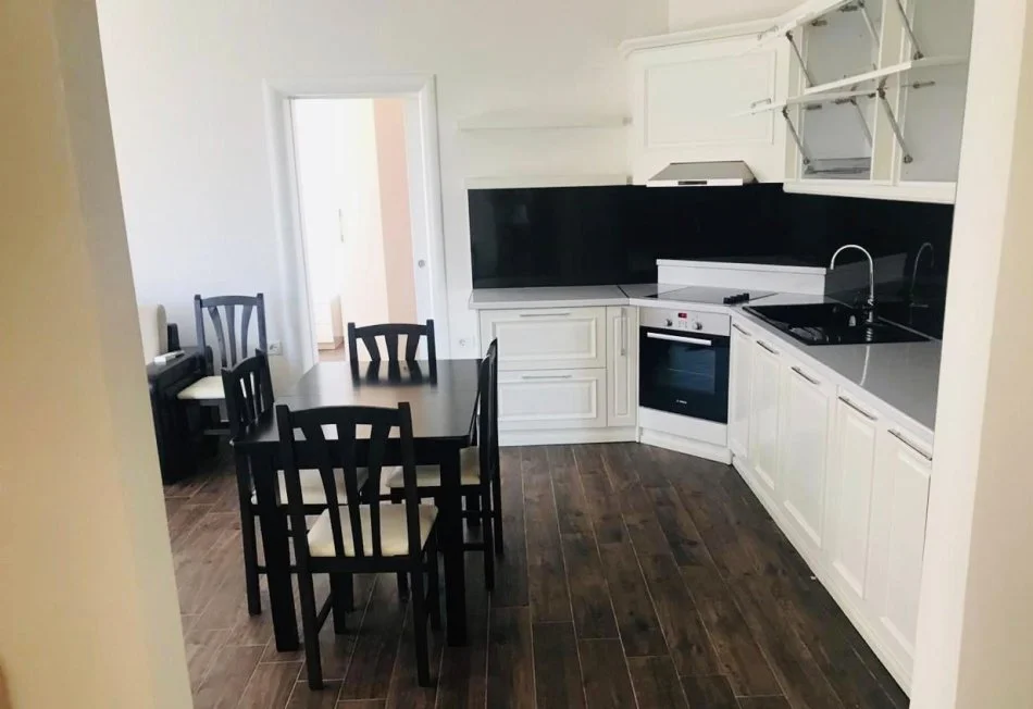 Tirane, jepet me qera apartament 2+1 Kati 6, 107 m² 700 € (Bulevardi Gjergj fishta)