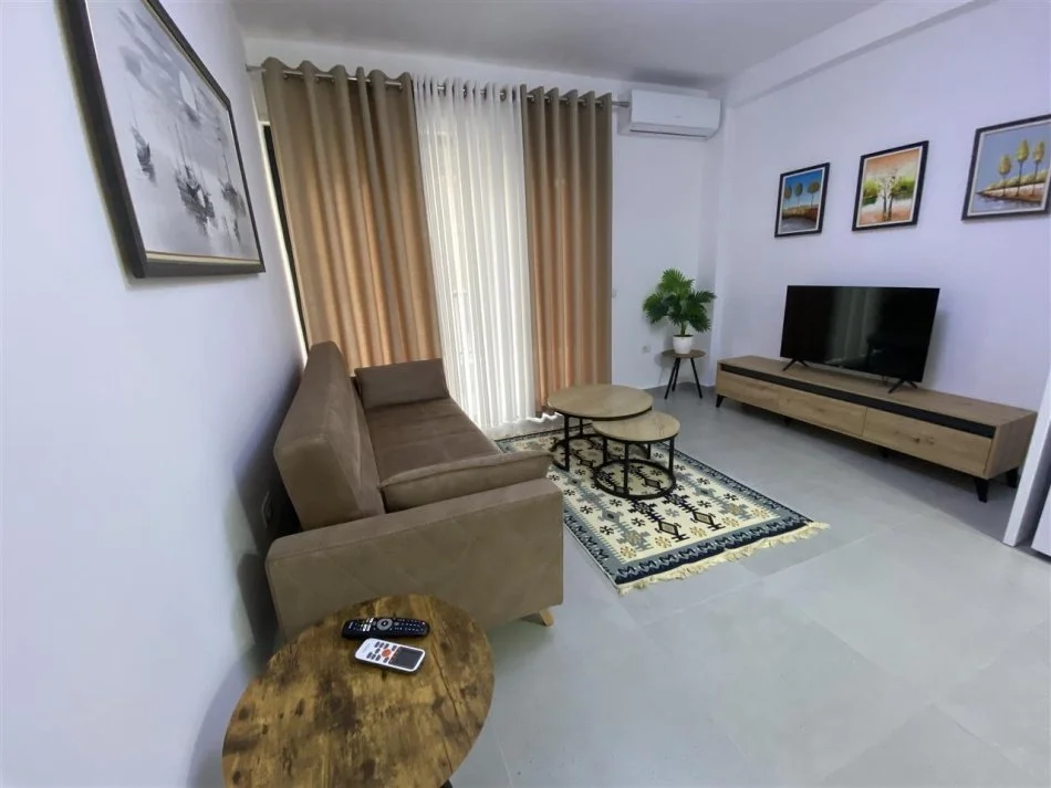 Tirane, jepet me qera apartament 1+1 Kati 2, 60 m² 700 € (Rruga e Durresit prane hotel Colosseo)