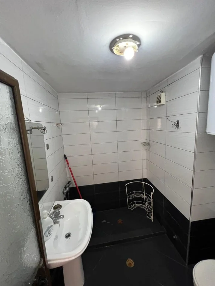 Tirane, jepet me qera apartament 2+1 Kati 5, 91 m² 500 € 