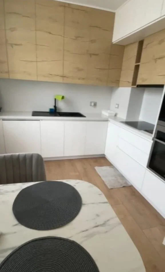 Tirane, jepet me qera apartament 1+1 Kati 5, 61 m² 730 € (Mbrapa Ambasades Amerikane) OPP54099