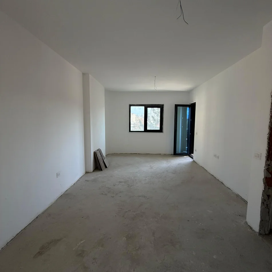 Tirane, shitet apartament 1+1 Kati 3, 71 m² 180.000 € (Corner Residence, Square 21)
