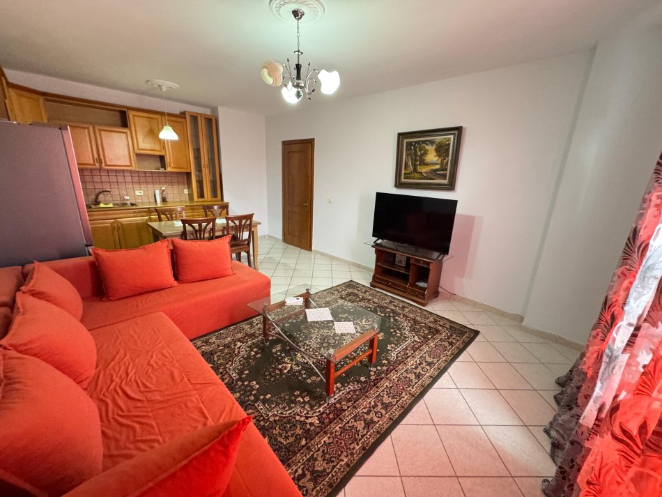 jepet me qera apartament 1+1 Kati 11, 57 m² 450 € (Rruga e kavajes)
