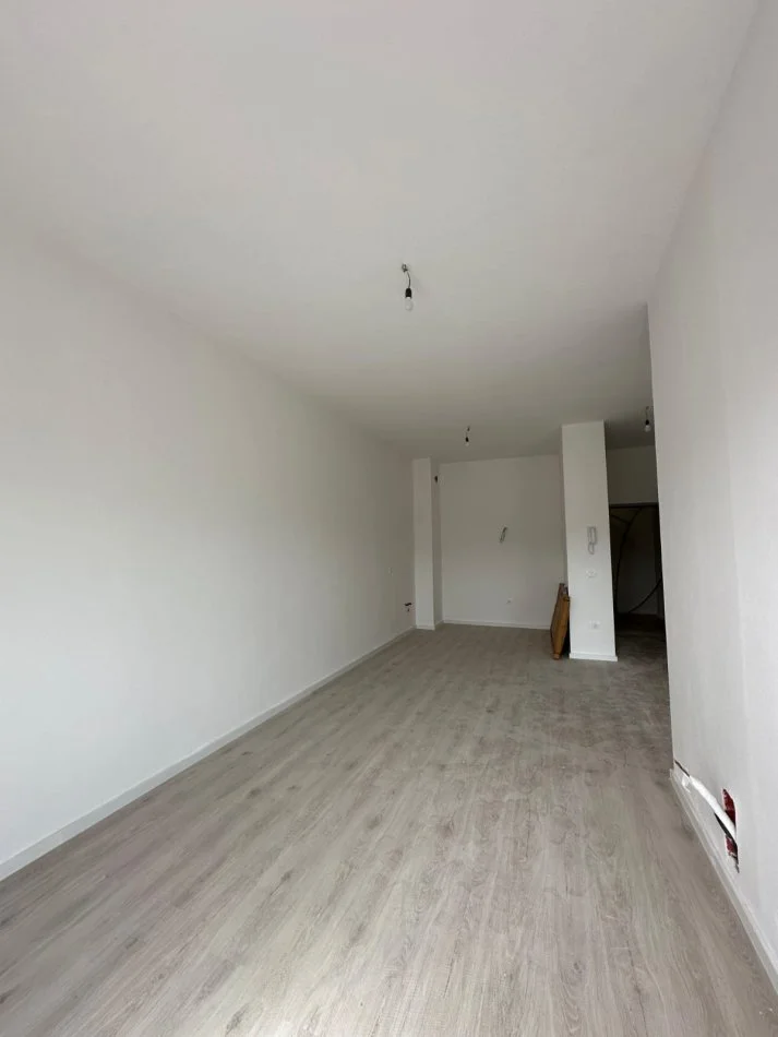 Tirane, shitet apartament 1+1 , (AURA)