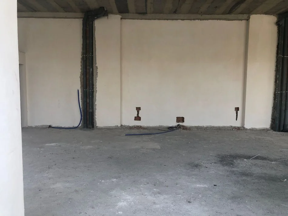 Tirane, jepet me qera ambjent biznesi , Kati 0, 160 m² 1,500 € (Fusha e Aviacionit)