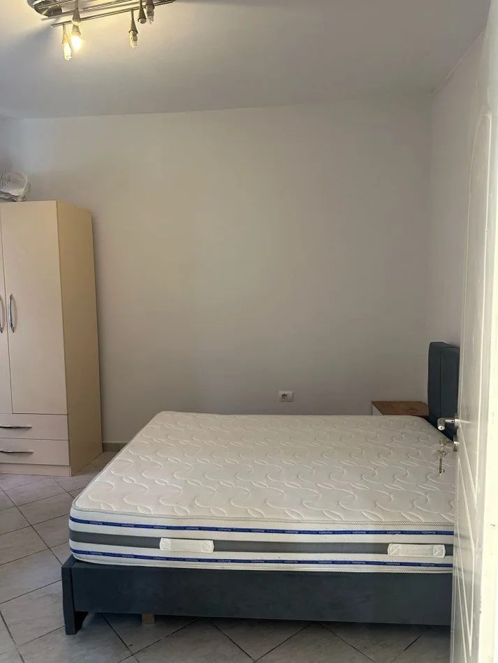 Tirane, jepet me qera shtepi 1+1 Kati 1, 60 m² 450 € (Le Bon , Rruga e Kosovarve)