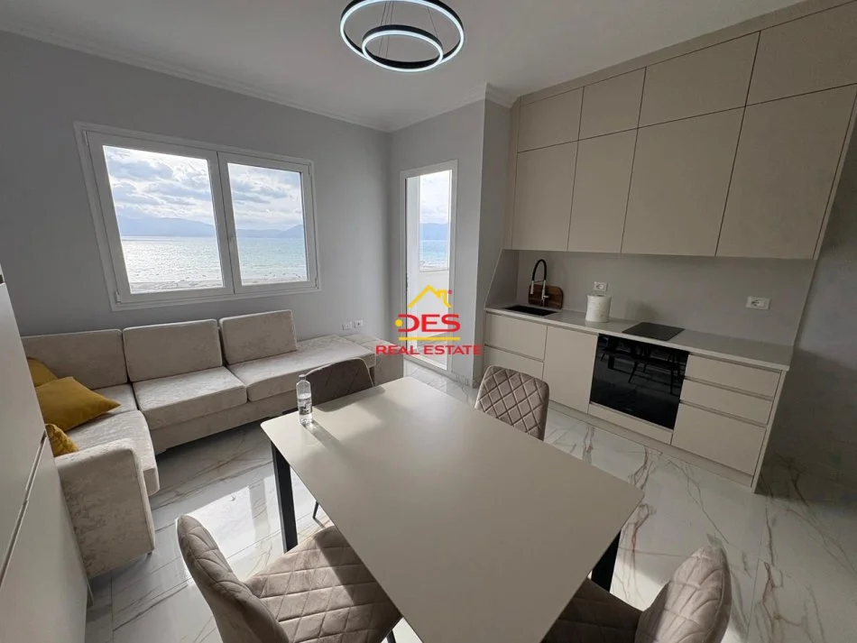 Vlore, jepet me qera apartament 2+1+Ballkon Kati 6, 90 m² 500 € (Rruga Irakli Pylli)