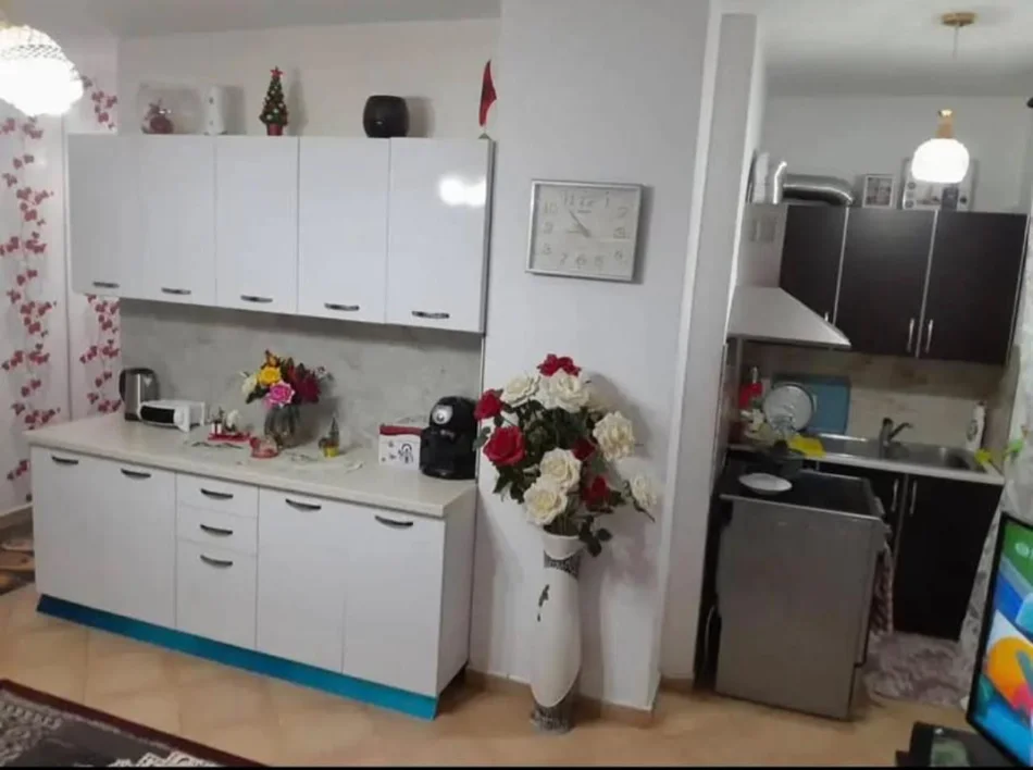 Tirane, shitet apartament 1+1 Kati 4, 58 m² 97.000 € (Astir , rruga Sokrat Miho)