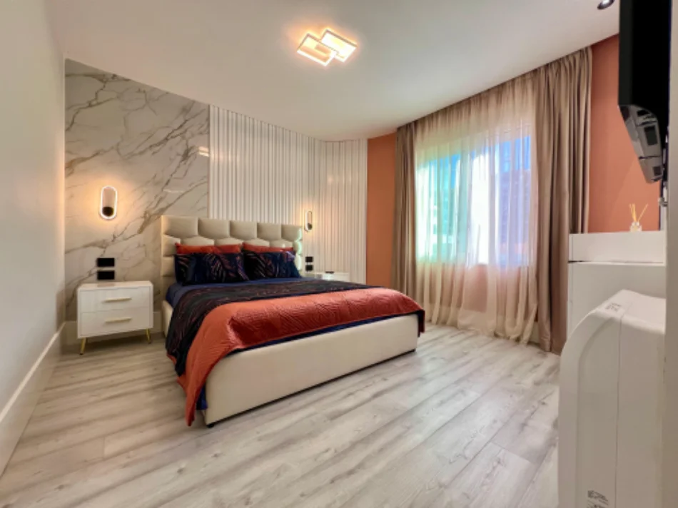 Tirane, jepet me qera apartament 2+1 Kati 7, 155 m² 2.300 € (Perballe viles Enver , Ish blloku)