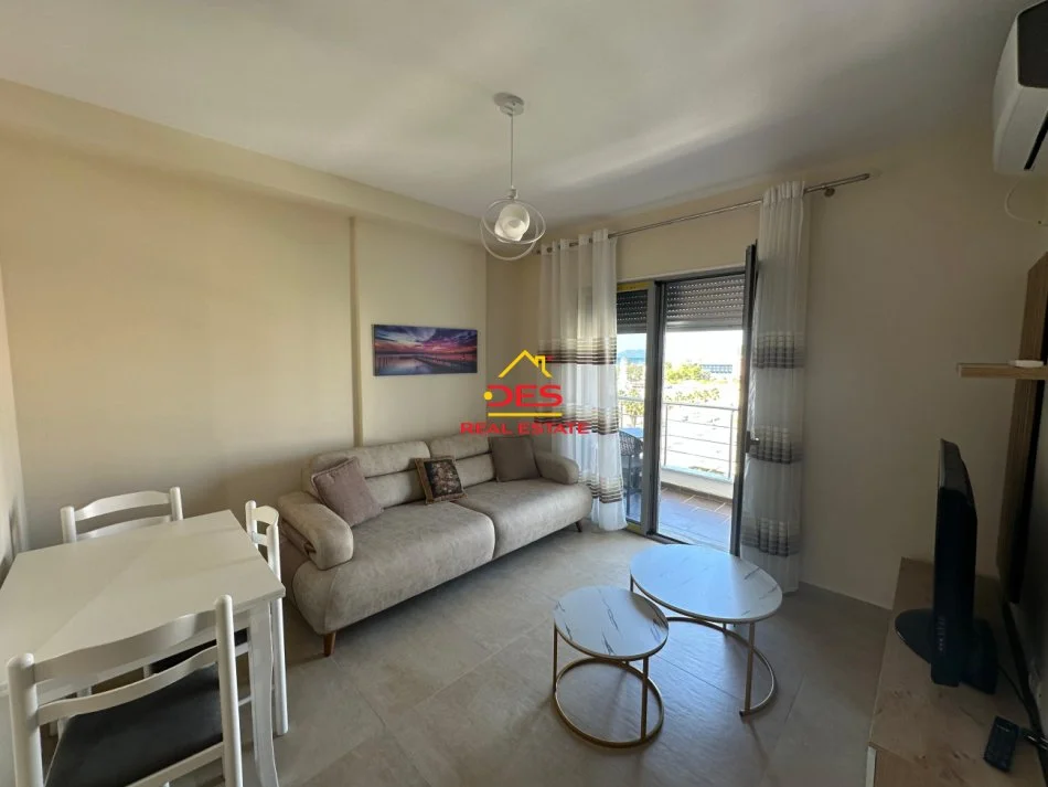 Vlore, jepet me qera apartament 1+1+Ballkon Kati 7, 65 m² 350 € (Rruga Shyqyri Ali Merka, Vlorë)