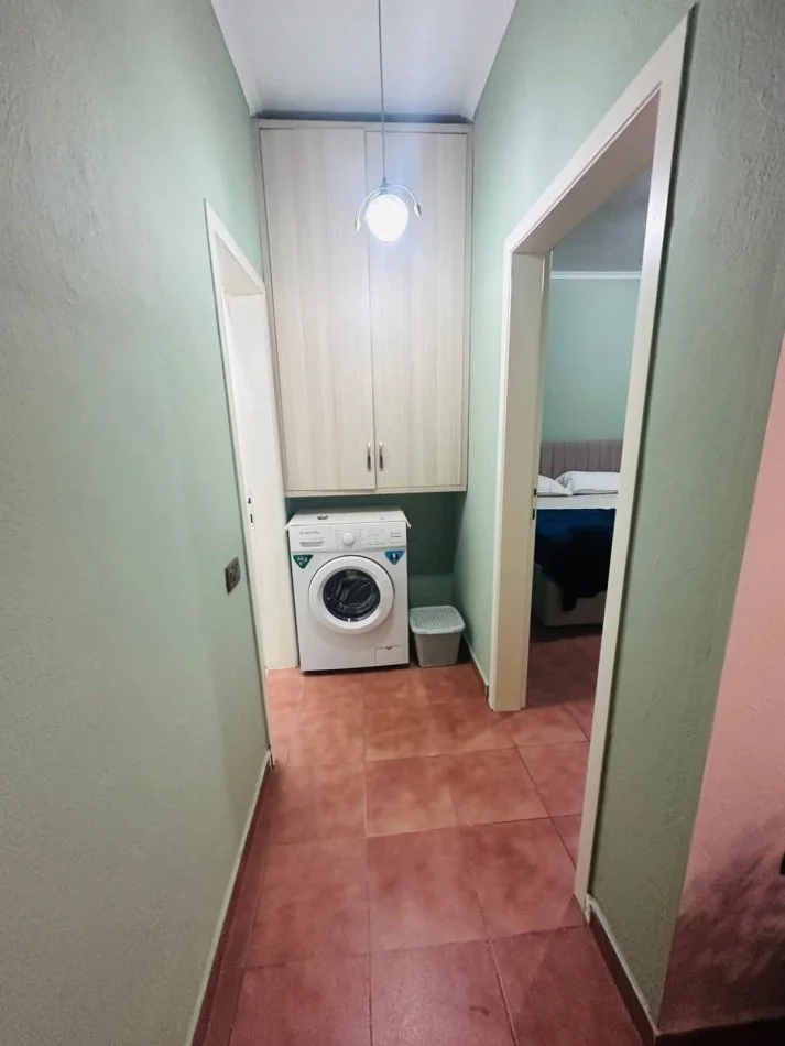 Tirane, jepet me qera apartament 1+1 Kati 2, 75 m² 500 € 