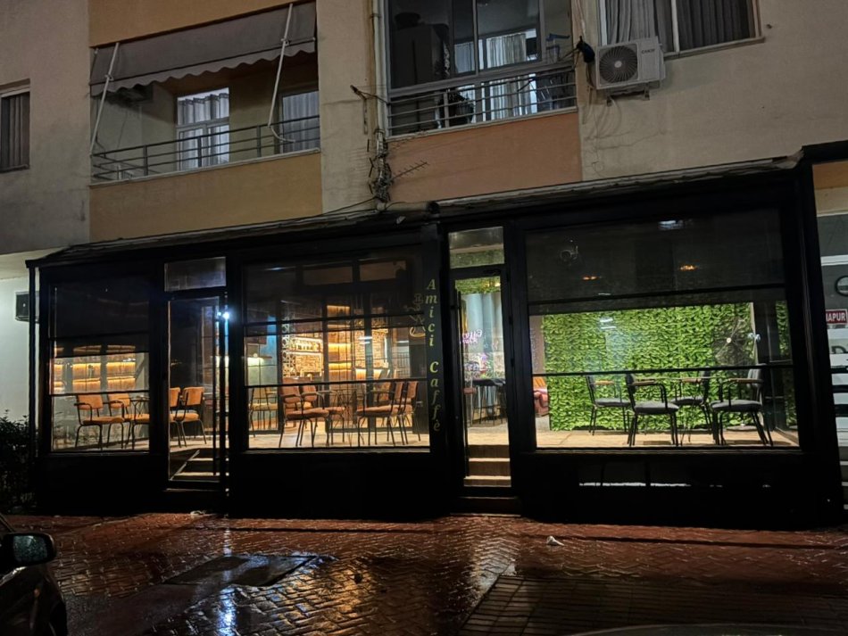 Tirane, jepet me qera lokal i kompletuar dhe i gatshem me celsa ne dore!  120 m² ambjenti brenda dhe 40m² jashte! Cmimi: 980 € (Kompleksi Fratari, Kashar)