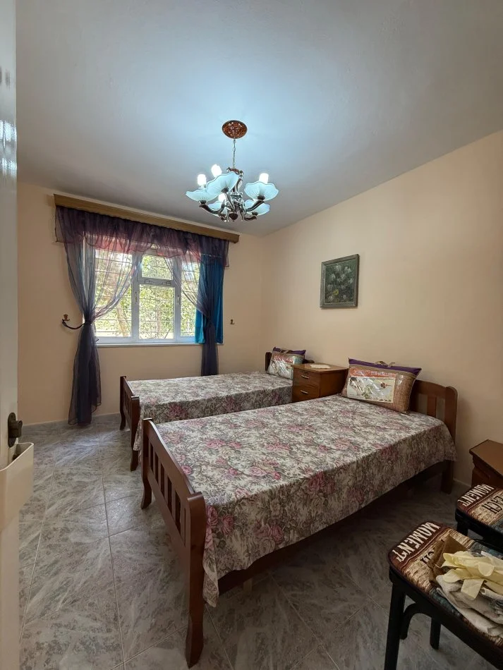 Tirane, jepet me qera apartament 3+1+Ballkon Kati 2, 93 m² 600 € 