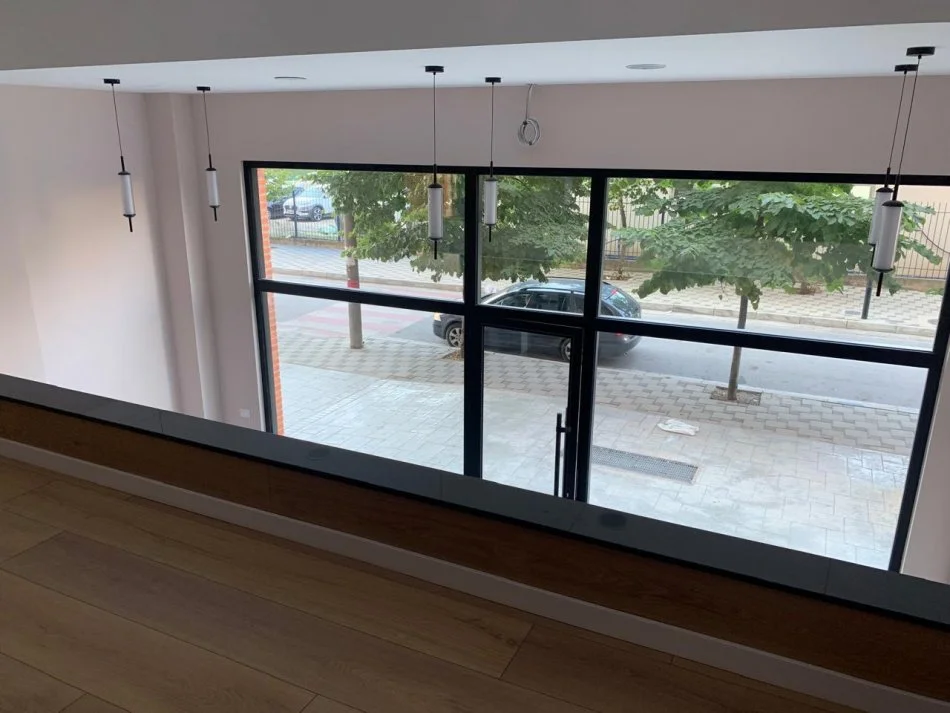 Tirane, jepet me qera Kati 1, 100 m² 1.200 € 