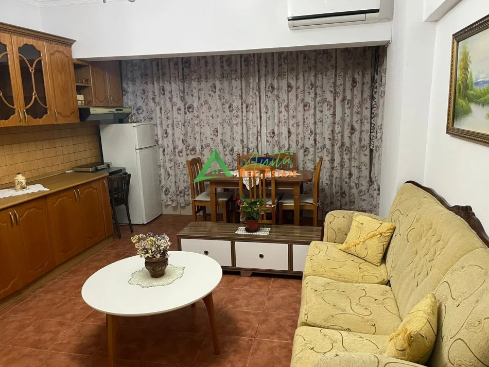 Tirane, jepet me qera apartament 2+1 Kati 7, 70 m² (Don Bosko)