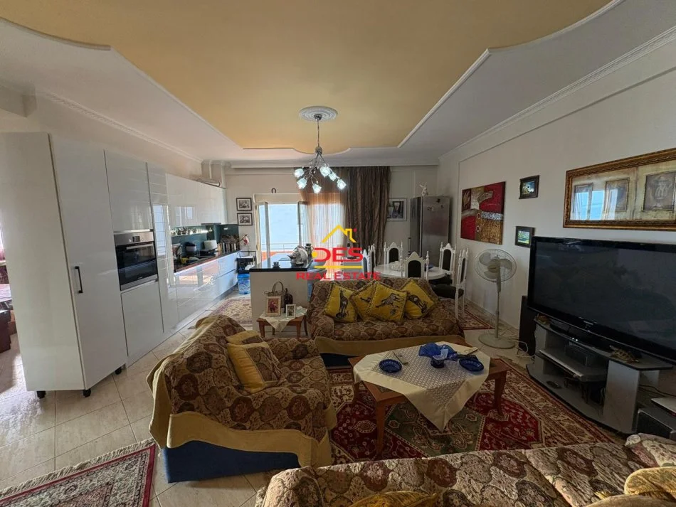 Vlore, shitet apartament 2+1+Ballkon Kati 4, 107 m² (Rruga Kosova)