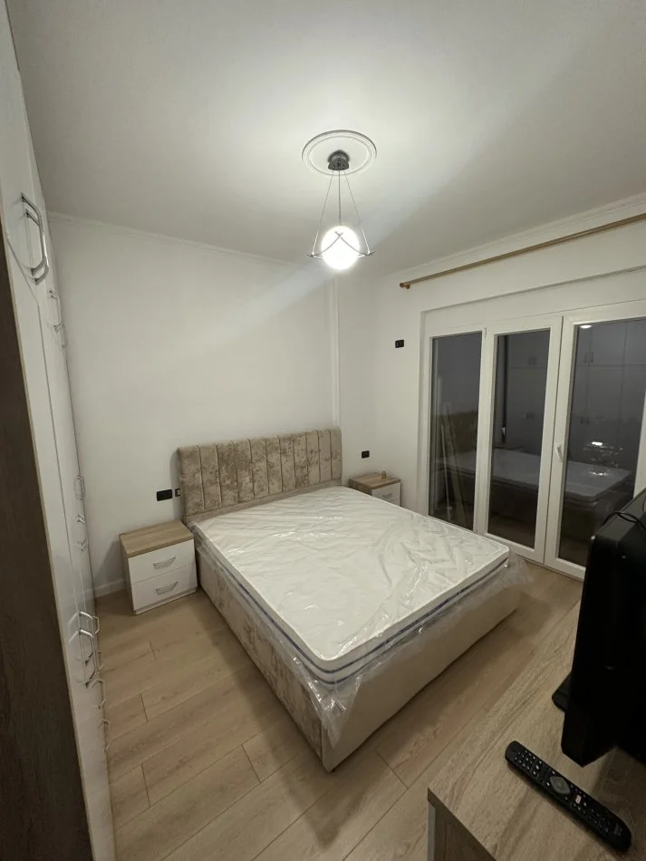 Tirane, jepet me qera apartament 1+1 , 73 m² 600 € (Delijorgji)