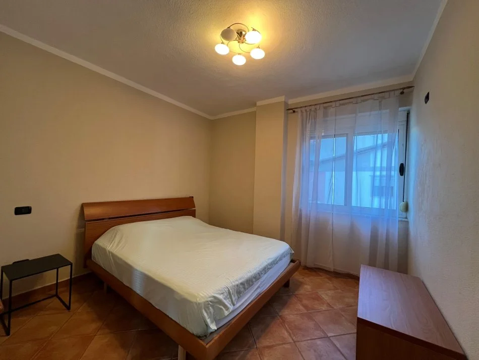 Durres, jepet me qera apartament 1+1 Kati 3, 65 m² 500 € (Golem Durres)