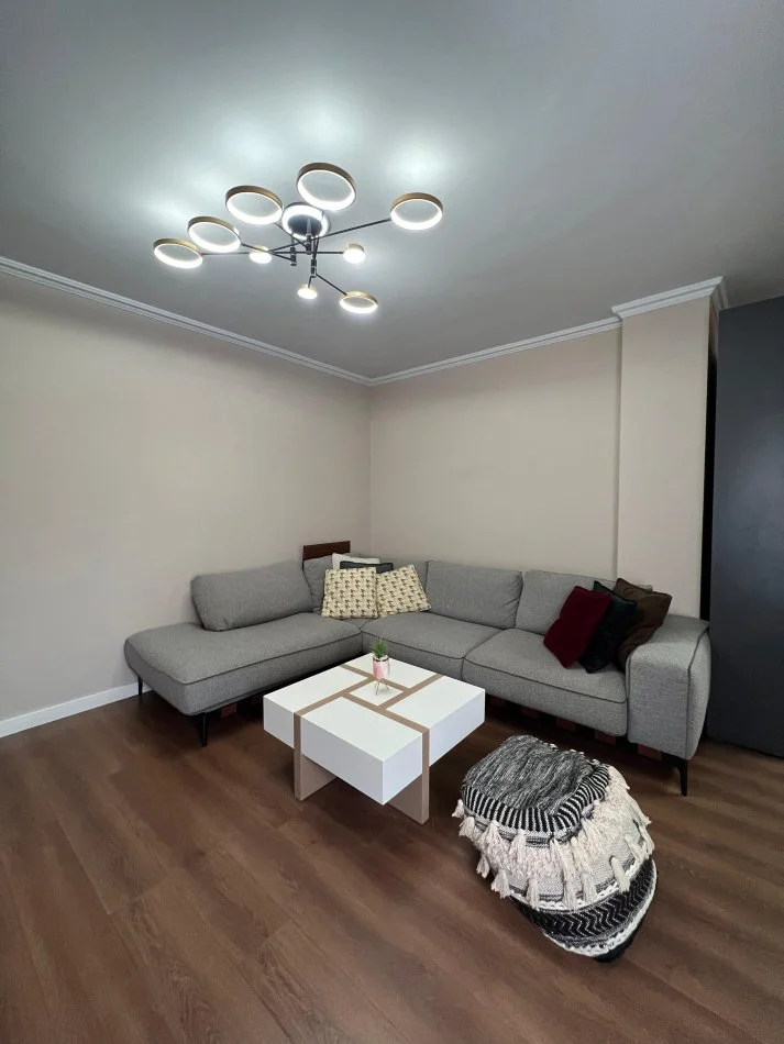 Tirane, jepet me qera apartament 2+1 Kati 3, 100 m² 400 € (Rruga e Thesarit)