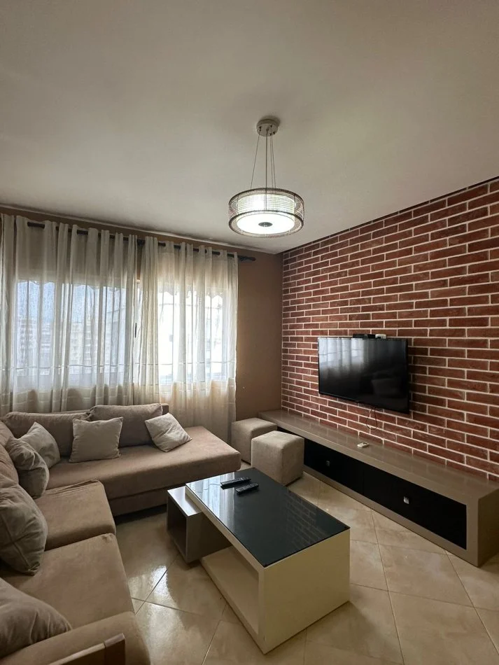 Tirane, jepet me qera apartament 1+1 Kati 7, 68 m² 400 € (RRuga Loni Ligori)