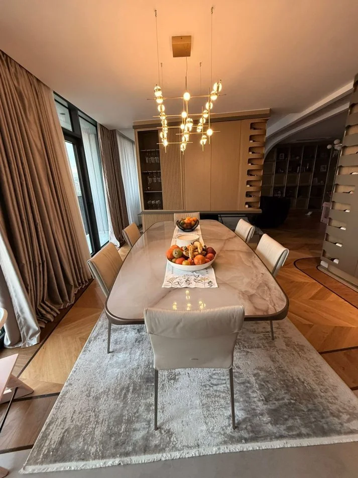 Tirane, shitet apartament 2+1+Aneks+Ballkon Kati 11, 900.000 € (Rruga e Kosovareve)