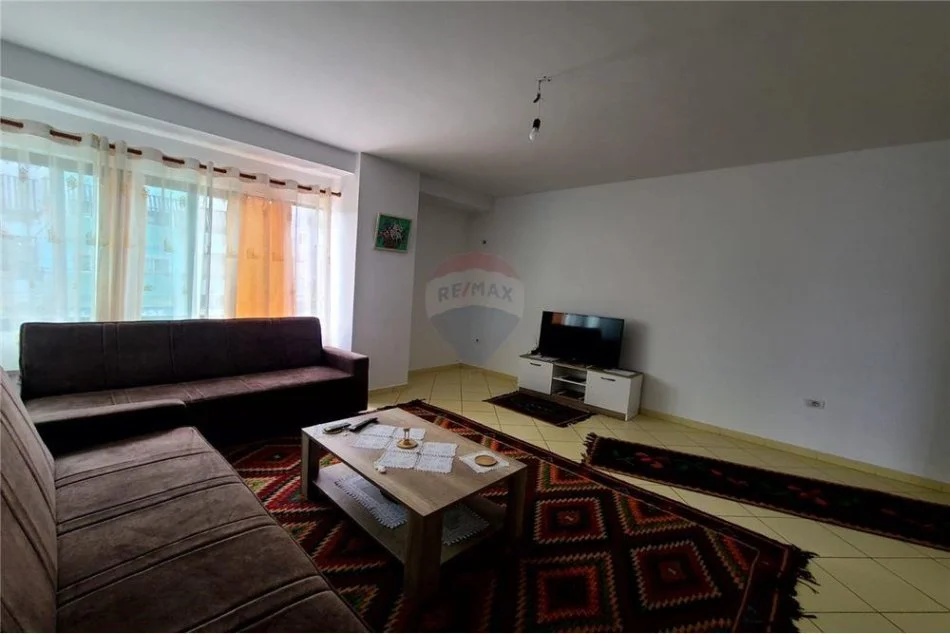 Tirane, jepet me qera apartament 2+1+Ballkon Kati 1, 65 m² 350 € (MBRAPA ARDENOS)