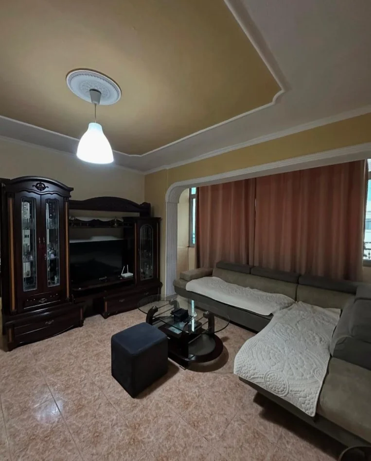 Tirane, jepet me qera apartament 2+1+Ballkon Kati 6, 95 m² 500 € (RRUGA DRITAN HOXHA)