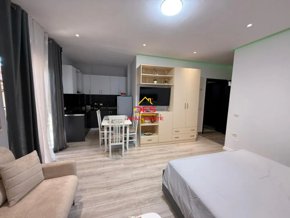 Vlore, jepet me qera vetem 1 dhome Kati 4, 50 m² 300 € (Rruga Aleksandër Moisu)