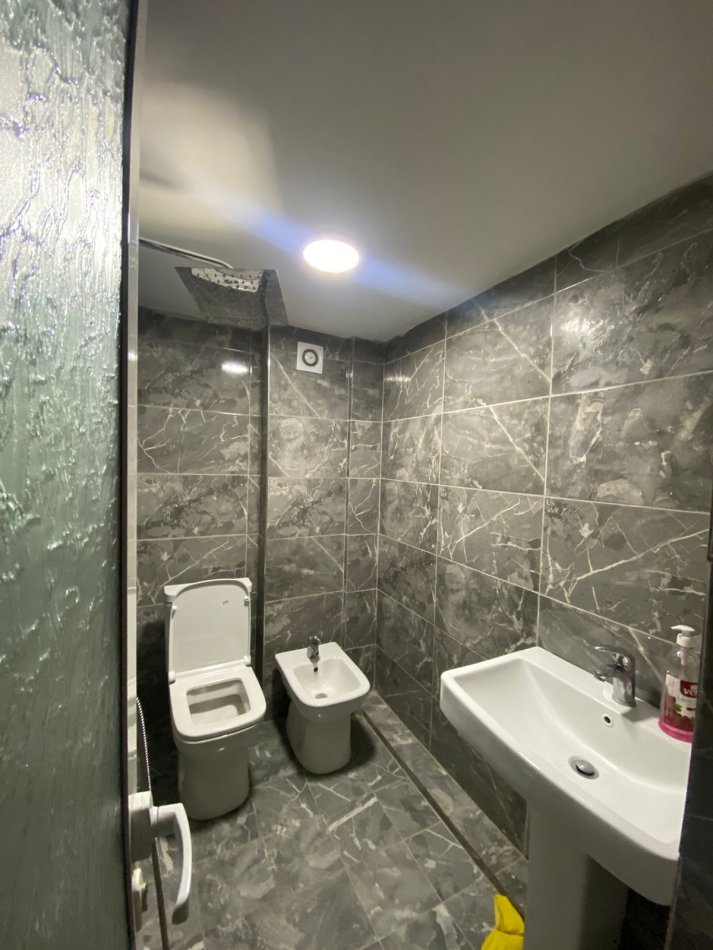 Tirane, jepet me qera apartament 1+1, , 