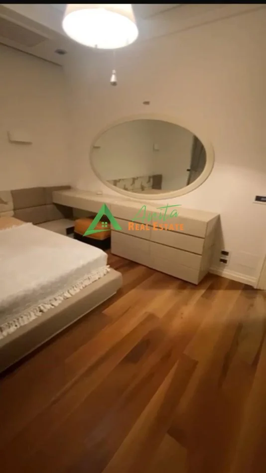 Tirane, jepet me qera apartament 1+1+Ballkon Kati 2, 75 m² 700 € (Afer Shkolles se Kuqe)