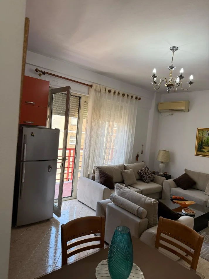 Tirane, jepet me qera apartament 1+1+Ballkon Kati 8, 550 € (Vizion Plus, Don Bosko)