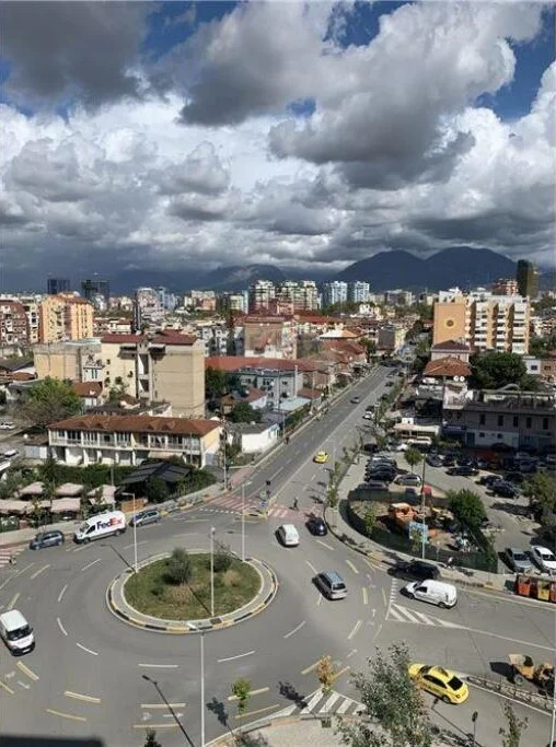 Tirane, shitet apartament 1+1 , 118 m² 170.000 € (Komuna e Parisit)
