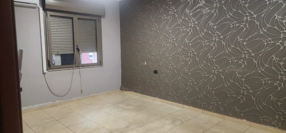 Tirane, shitet apartament 2+1+Ballkon Kati 5, 118 m² 377.280 € (Qender)