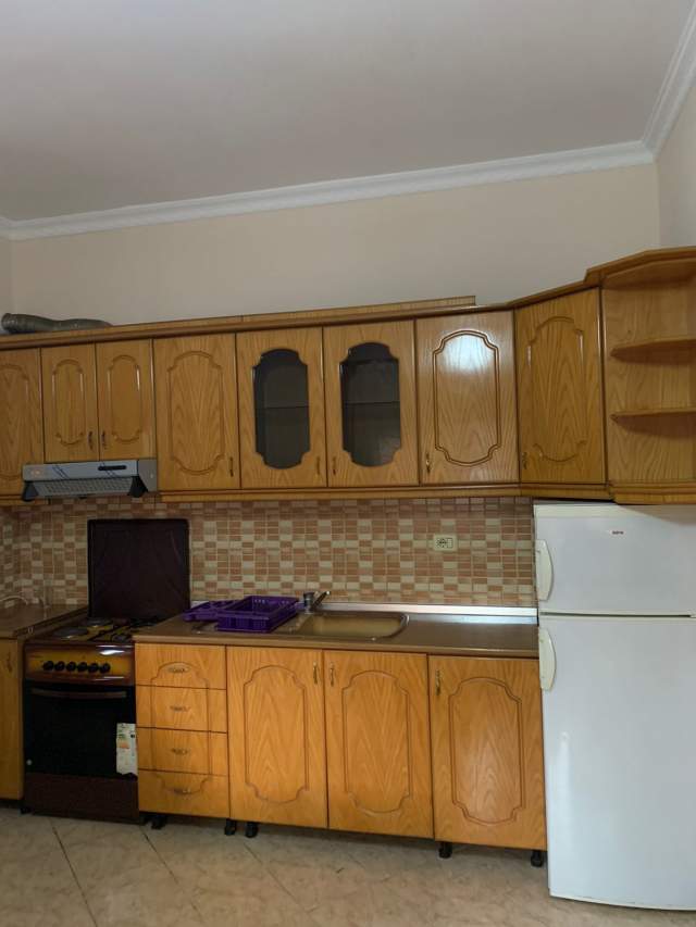 Tirane, jepet me qera apartament 2+1+BLK Kati 4, 85 m² 43.000 Leke (prane Credins Bank)