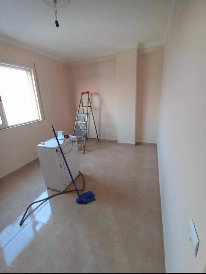 Durres,JEPET ME QERA apartament 2+1+Ballkon , (DURRES PRANE SHKOLLES PAVARSIA)