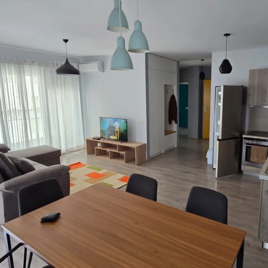 Tirane, jepet me qera apartament 2+1+Ballkon , 700 € (21 Dhjetori)