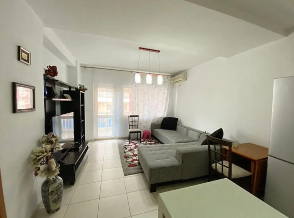 Tirane, shitet apartament 1+1+Ballkon , 64 m² (Yzberisht)