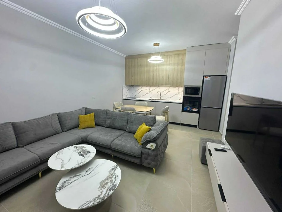 Tirane, jepet me qera apartament 2+1+Aneks+Ballkon Kati 2, 110 m² 1.100 € 