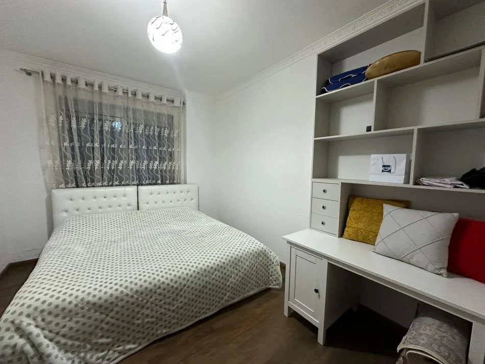Shqiperi, jepet me qera apartament 2+1 Kati 3, 114 m² 550 € (PRANE BAR RETURN)  UNA60727