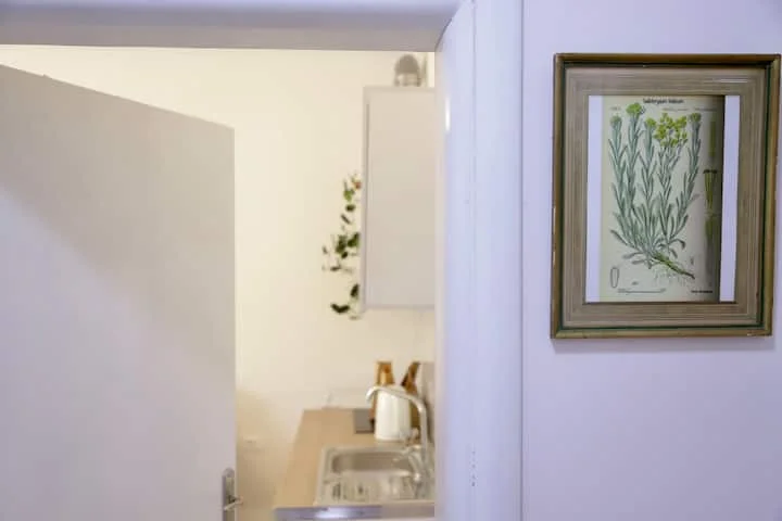 Tirane, jepet me qera apartament 1+1+Ballkon Kati 4, 60 m² 580 € (Karl Gega)