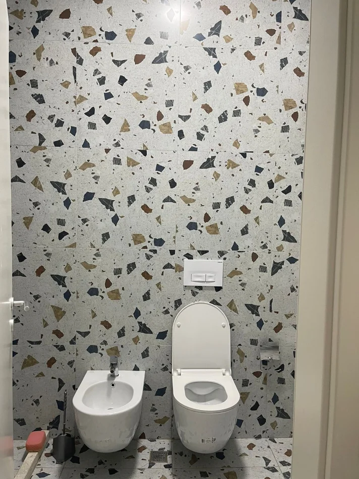 Tirane, jepet me qera apartament 1+1 Kati 9, 45 m² 400 € (Kompleksi Mangalemi ne Ali Dem)