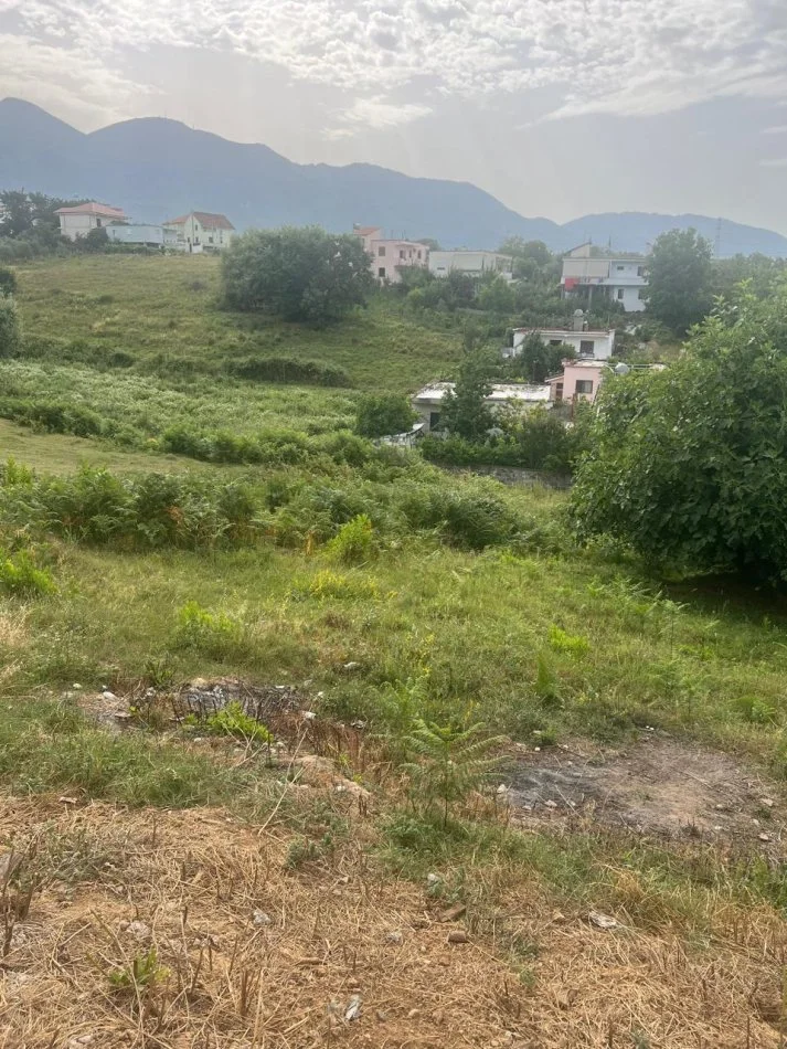 Tirane, shitet toke , 720 m² 72.000 € (Paskuqan)