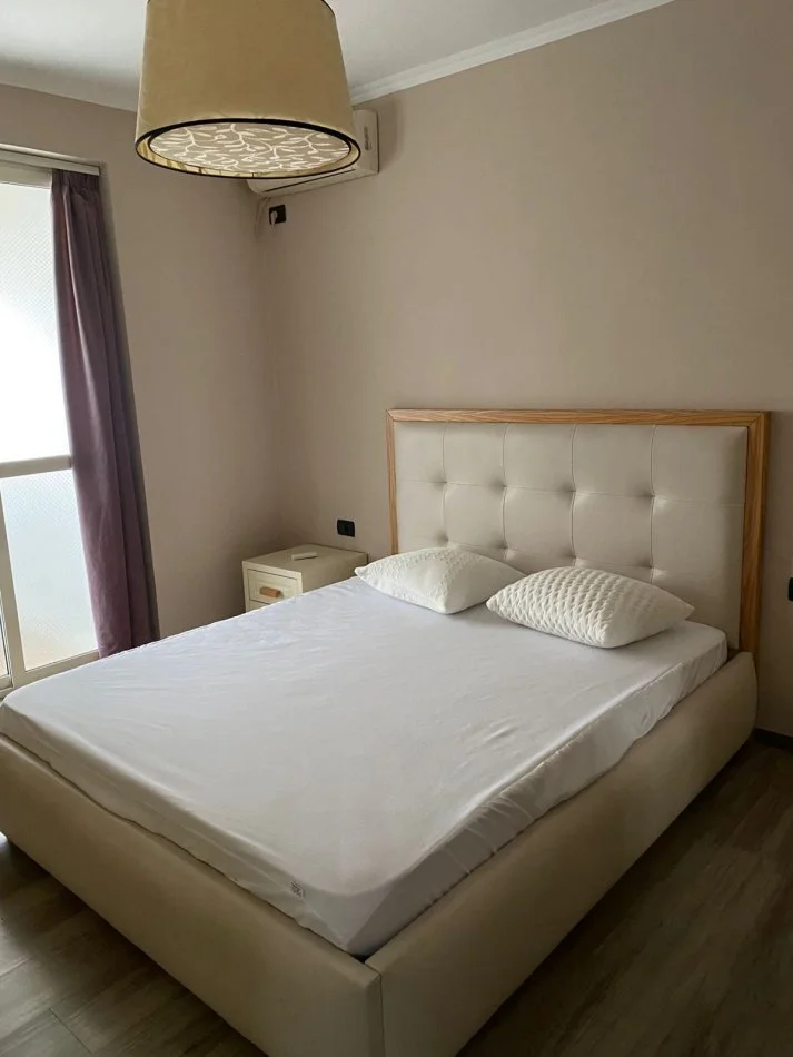 Tirane, jepet me qera apartament 2+1 Kati 2, 75 m² 550 € (Rruga Xhenefiz keko)