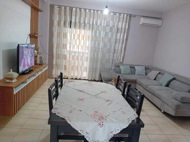 Tirane, jepet me qera apartament 1+1+BLK Kati 8, 73 m² 34.900 Leke