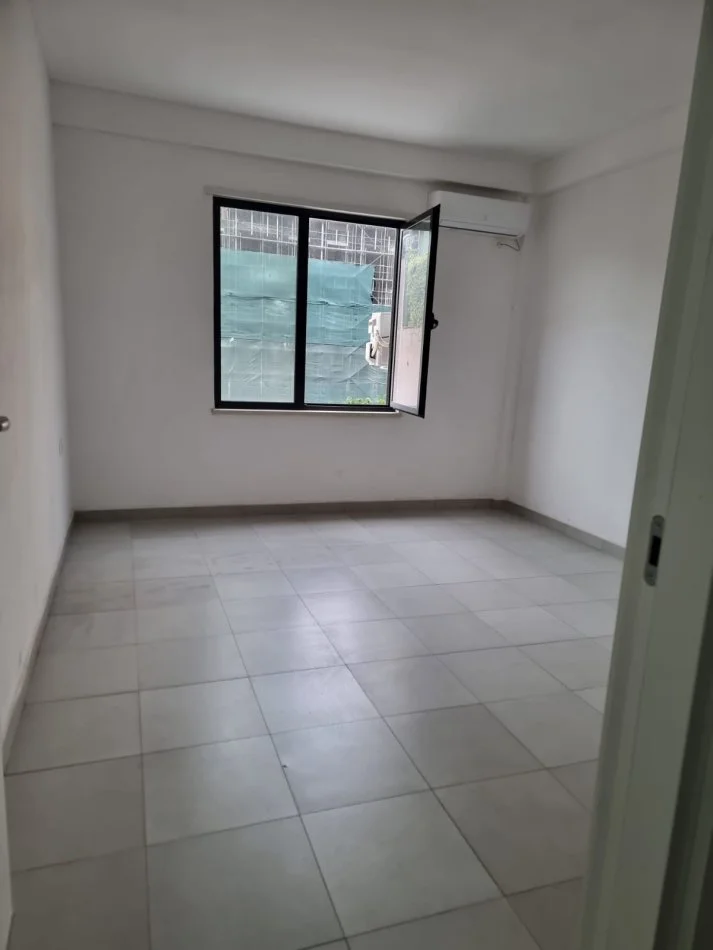 Tirane, jepet me qera apartament 2+1 Kati 2, 94 m² 800 € 